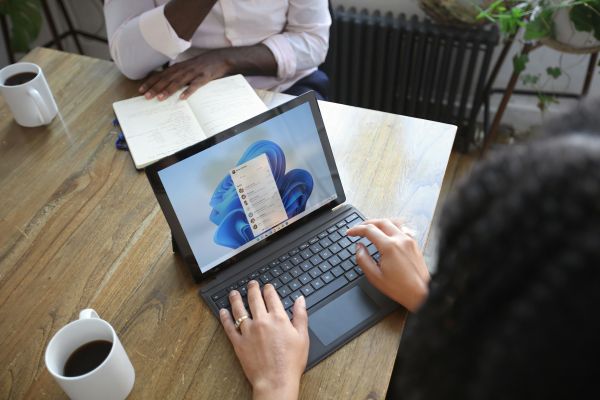 Microsoft Copilot face à ses alternatives : le match